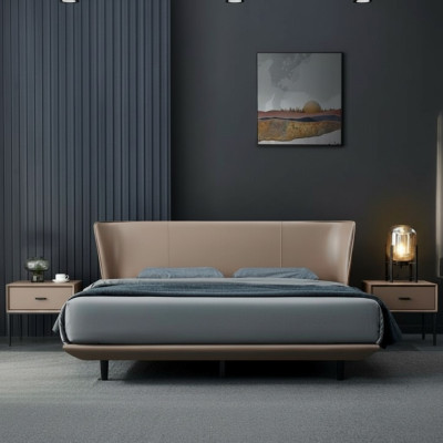 Cama doble de dormitorio en piel sintética beige, marco de madera de diseñador.