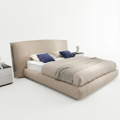 Cama doble moderna beige, cama de diseñador, muebles de dormitorio, estructura de madera.