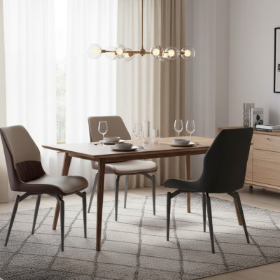 Sillas de comedor sin brazos de una plaza de color beige. Muebles de cocina.