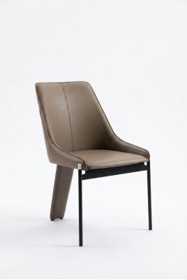 Silla de cuero sintético marrón, moderno, de una plaza, silla acolchada con estructura de madera.