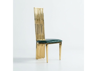 Silla alta para comedor en oro-verde lujoso, un asiento de madera acolchado.