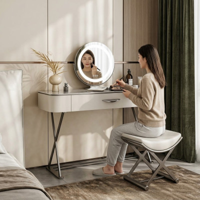 Mesa de maquillaje blanca con espejo, tocador de diseñador con cajones.