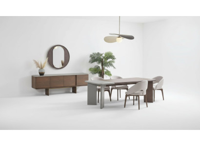 Gran juego de comedor - mesa de comedor de diseñador con 4 sillas, aparador y espejo.