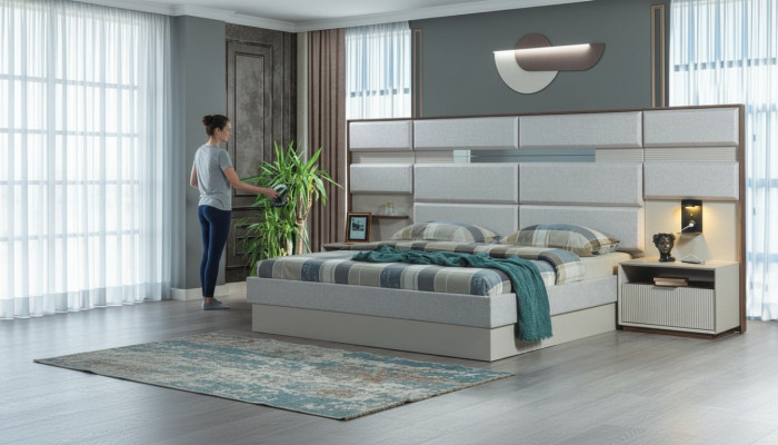 Muebles de dormitorio blancos, cama doble de diseñador de lujo, 2 mesitas de noche de madera.