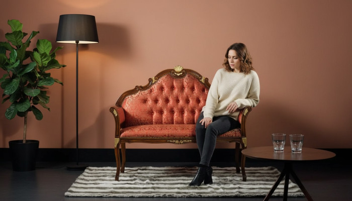 Sofá Chesterfield clásico de tela para muebles de sala de estar.