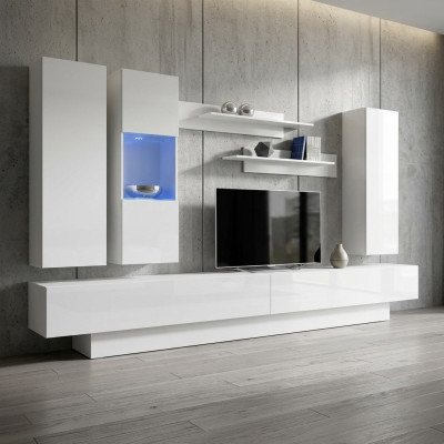 Conjunto de muebles de salón de madera blancos con soporte para TV, diseño moderno con estantes de pared.