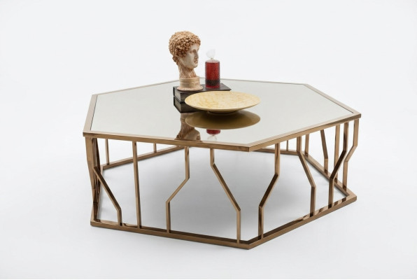 Diseño moderno de mesa de centro. Muebles de diseño. Mesa de vidrio para la sala de estar.