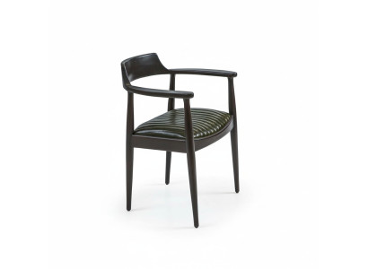 Diseño de silla de comedor con reposabrazos. Nuevo asiento de muebles. Silla de madera negra.