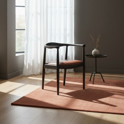 Diseño de muebles Silla con reposabrazos Silla de madera Nueva decoración Asiento acolchado