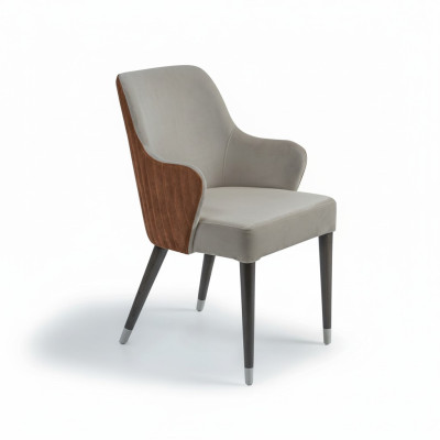 Silla de lujo con reposabrazos, asiento tapizado gris, mobiliario de diseñador para comedor moderno.