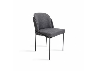 Silla de comedor de lujo en gris con tela tapizada. Muebles de diseñador nuevos.