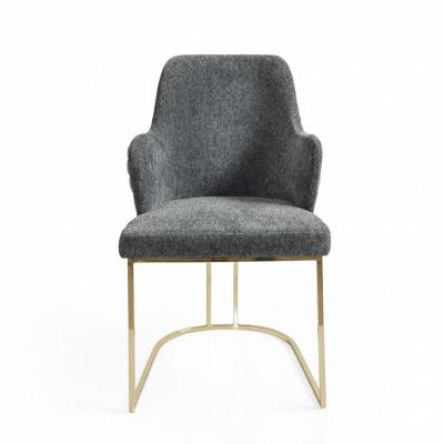 Silla de lujo con brazos, diseñada de forma moderna y nueva.