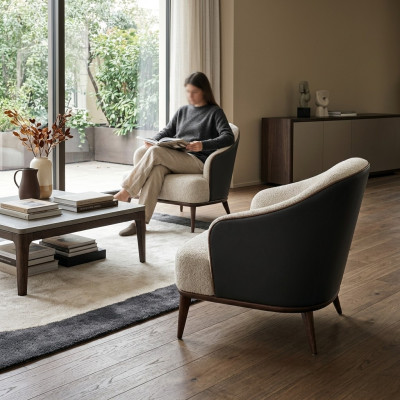 Silla de diseño moderno para sala de estar en color marrón, estilo lujo.