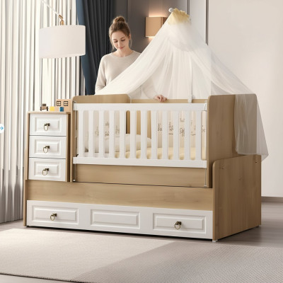 Elegante cama infantil de madera clara, lujoso marco de cama, perfectamente nuevo.