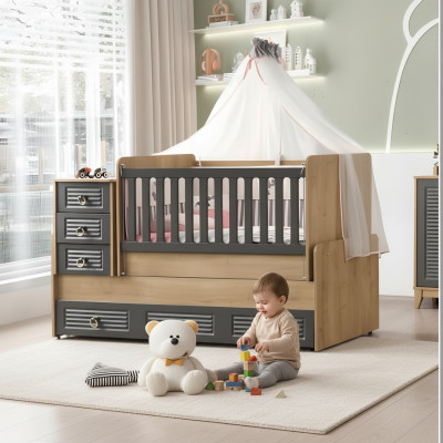 Elegante cama infantil de lujo en color gris de madera, muebles exclusivos nuevos.