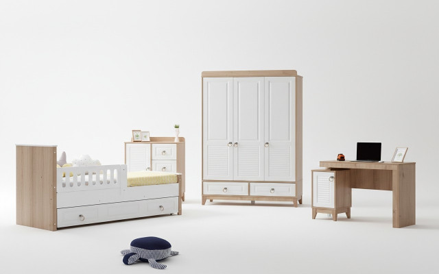 Lujo Conjunto de dormitorio infantil que consta de cama, armario, cómoda, mesa 4 piezas.