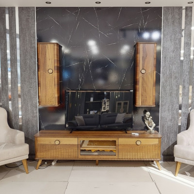 Elegante mueble de TV marrón claro del diseñador para la sala de estar.