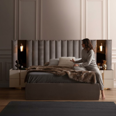 Juego de dormitorio marrón con cama doble de diseñador, 2 mesitas de noche blancas, 3 piezas.