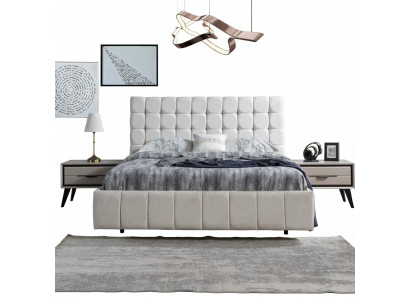 Conjunto exclusivo de dormitorio: cama doble blanca de lujo con 2 mesitas de noche de madera.