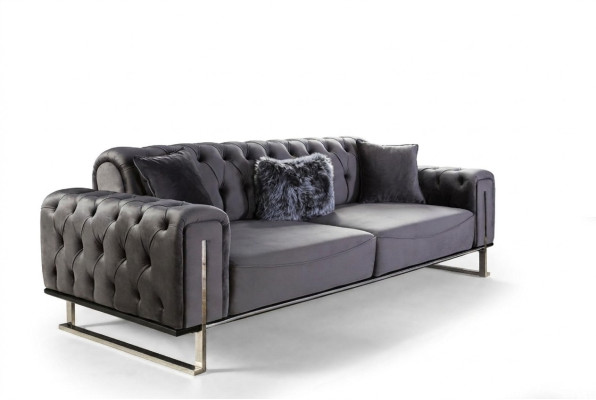 Sofá Chesterfield de lujo de 3 plazas en gris, tapizado de tela.
