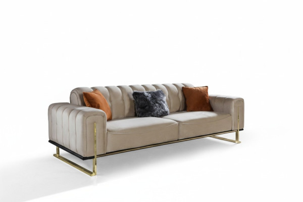 Sofá de 3 plazas moderno en color beige, de 240 cm de tamaño para la sala de estar de lujo.