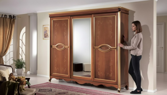 Armario de madera maciza clásico marrón con espejo para el dormitorio.