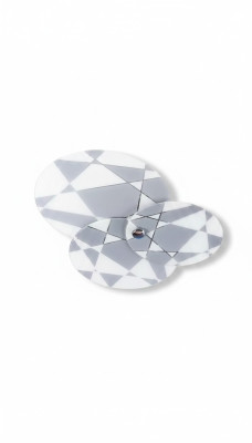 Lámpara de techo moderna en estilo de candelabro, hermosa y de lujo en color gris.