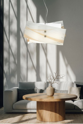 Elegante lámpara de techo. Moderna araña blanca con péndulos y 2 lámparas.