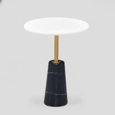 Mesa auxiliar redonda de mármol de lujo. Mesa de café de alta calidad. Mueble.