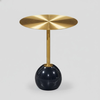 Mesa auxiliar moderna blanca de diseñador de muebles de metal de lujo.