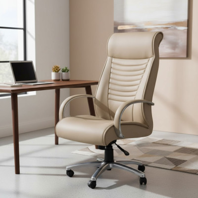 Elegante silla de juegos beige, silla de oficina, silla giratoria de escritorio, sillón de dirección.
