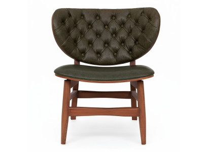 Moderno sillón Chesterfield verde tapizado.