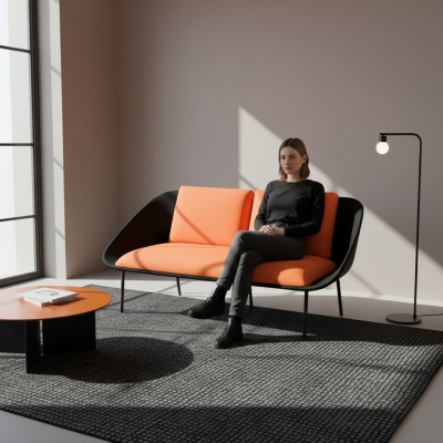 Negro-naranja sofá de dos plazas para estudio, acolchado, moderno, de tela.