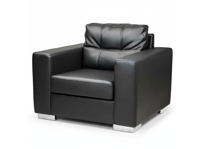 Sillón negro de cuero artificial de una plaza para relajarse en la sala de estar, nuevo.