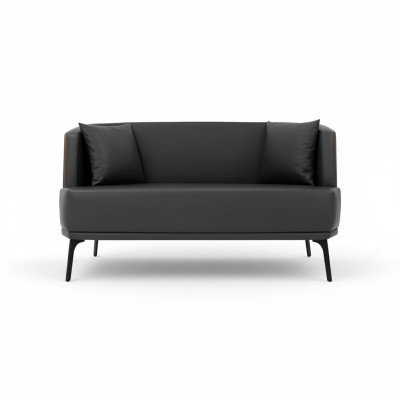 Sofá de dos plazas de salón negro de cuero artificial acolchado.