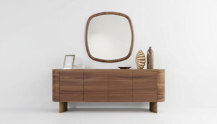 Cómoda marrón moderna con 4 puertas, aparador de diseñador con espejo.