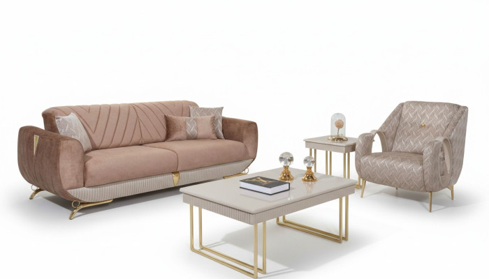 Conjunto de sala de estar beige de lujo, sillón de tres plazas con tapizado y mesa auxiliar.