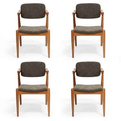 Muebles de comedor de lujo del diseñador, 4 sillas nuevas, mobiliario gris moderno.