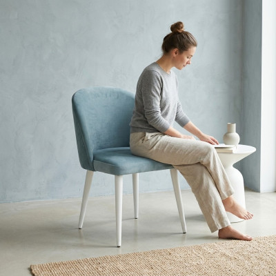 Silla de comedor moderna de madera sin apoyabrazos Diseño nuevo Silla tapizada Asiento azul