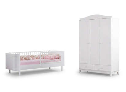 Sala juvenil moderna en blanco, conjunto de lujo para niños con cama y armario.