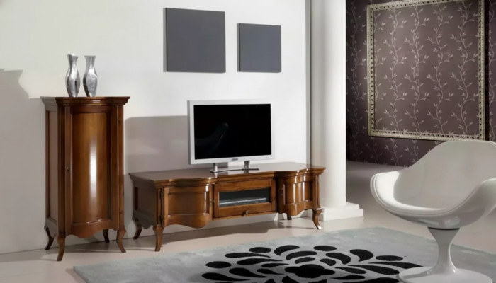 Mueble de salón de madera estilo italiano clásico con armarios de pared.