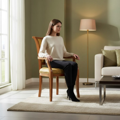 Silla de comedor Art déco con reposabrazos, diseño de comedor de lujo en tela marrón.