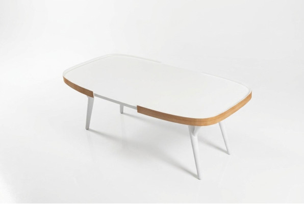 Mesa de centro blanca de madera, diseño moderno de sala de estar.
