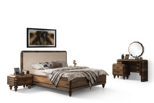 Conjunto de dormitorio clásico de lujo con cama marrón, mesitas de noche y tocador.