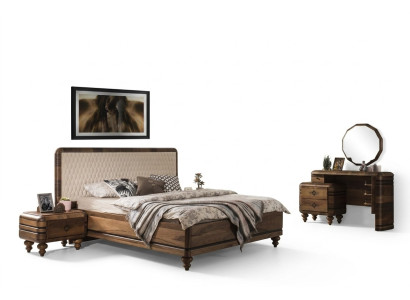 Conjunto de dormitorio clásico de lujo con cama marrón, mesitas de noche y tocador.