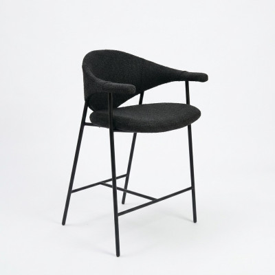 Elegantes mobiliario de asiento, sillas de comedor diseñadas con patas de acero modernas.