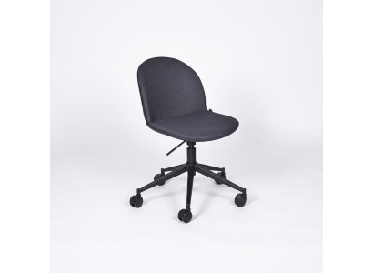 Silla de oficina negra moderna Diseño de sillón de jefe giratorio nuevo.