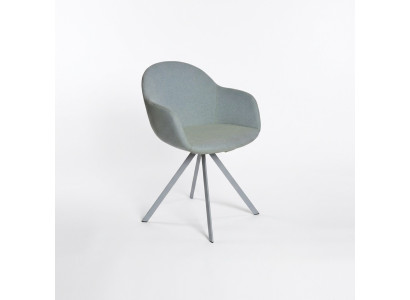 Silla tapizada gris de lujo en tela para mobiliario de comedor de estilo individual.