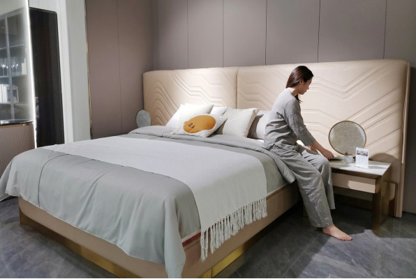 Elegante cama doble lujosa cama de dormitorio elegante cama.