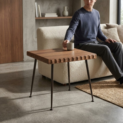 Mesa auxiliar de madera para sala de estar. Muebles modernos. Mesa de café. Nuevo diseño.